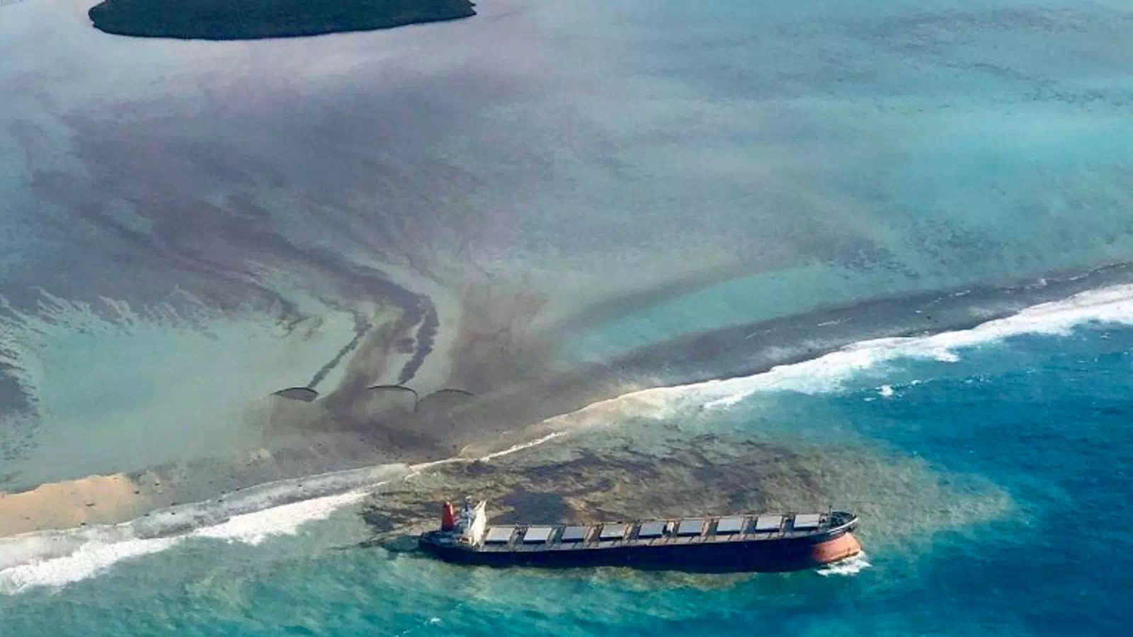 Eastern Coast of Mauritius Washed Away With 1000s of Tons Of Fuel